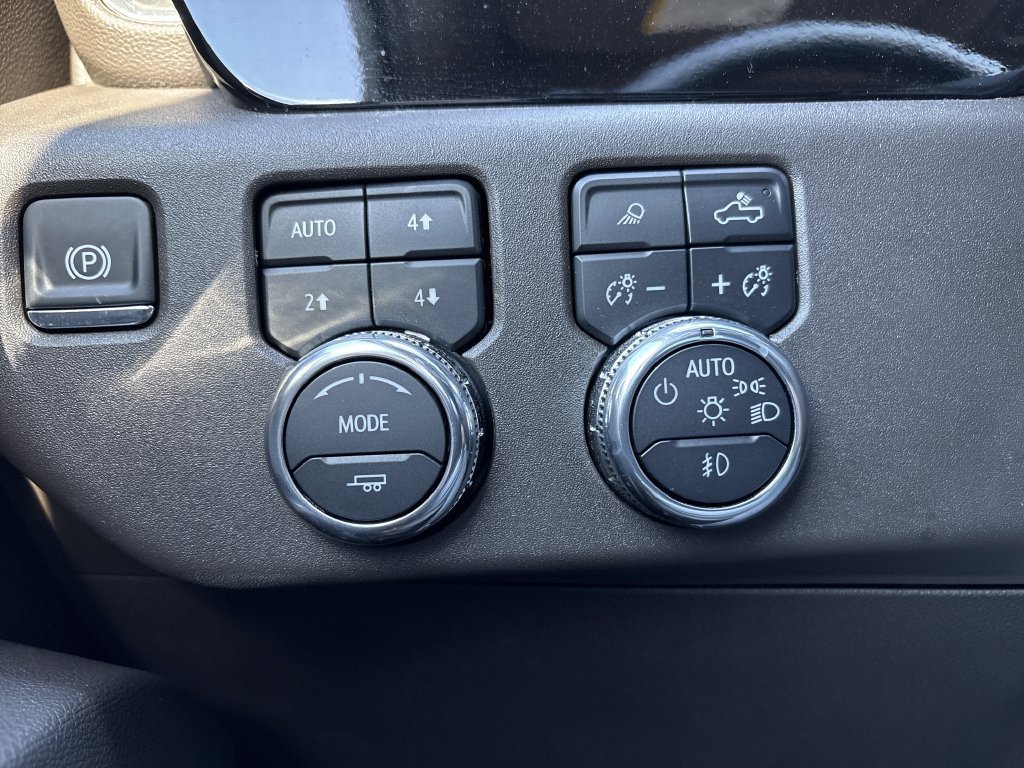 Used 2025 GMC Sierra 1500 SLT w/ SLT Premium Plus Package AWD/4WD image 19