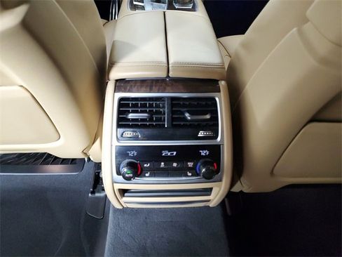 Used 2022 BMW 750i xDrive w/ Executive Package image 13