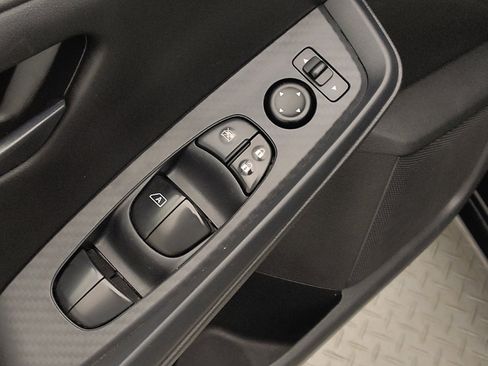 Used 2025 Nissan Sentra S FWD image 27