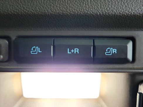 Used 2020 Ford Explorer Platinum w/ Premium Technology Package image 43