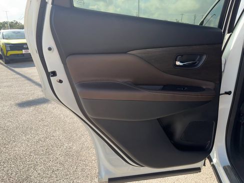 Certified 2023 Nissan Murano Platinum w/ Cargo Package FWD image 29