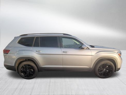 Certified 2023 Volkswagen Atlas SE w/ Panoramic Sunroof Package image 5