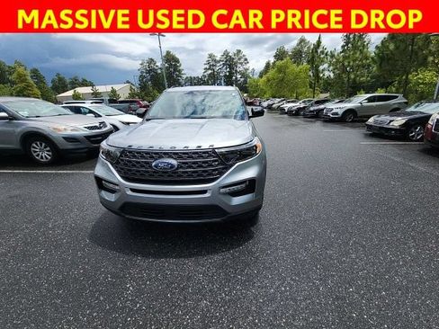 Used 2022 Ford Explorer XLT w/ Equipment Group 202A RWD image 4