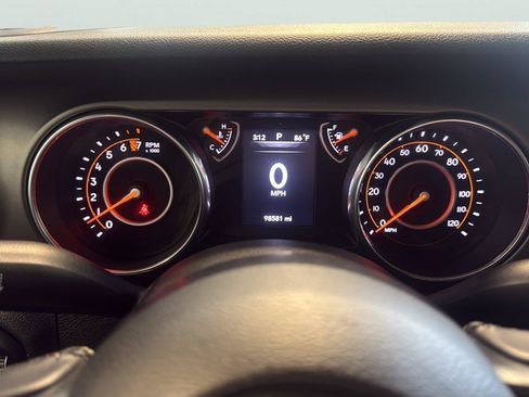 Used 2018 Jeep Wrangler Unlimited Sport S AWD/4WD image 15