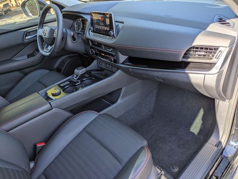 Certified 2025 Nissan Rogue SV image 20