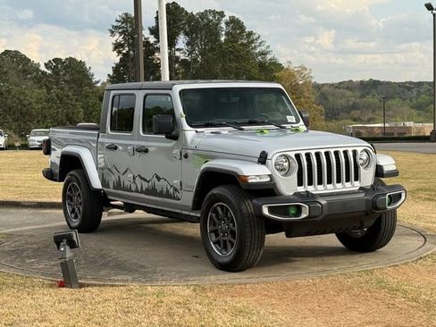 Used 2022 Jeep Gladiator Overland w/ Popular Equipment Package image 9