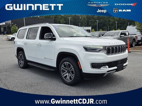 Used 2024 Jeep Wagoneer Series II w/ Flexible Seating Group RWD image 1