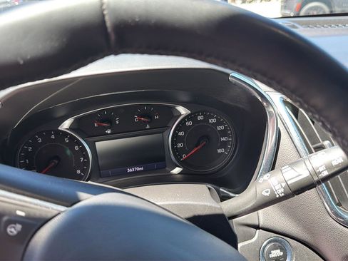 Used 2023 Chevrolet Equinox LT AWD/4WD image 13
