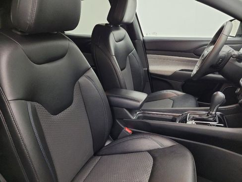 Used 2024 Jeep Compass Latitude image 21