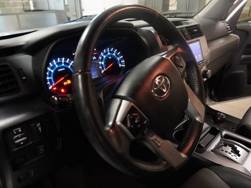 Used 2016 Toyota 4Runner SR5 Premium AWD/4WD image 10