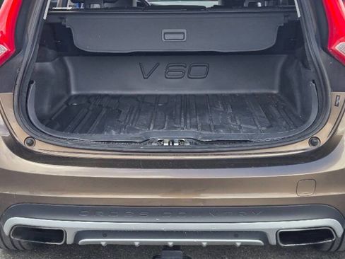 Used 2015 Volvo V60 T5 Cross Country AWD/4WD image 11