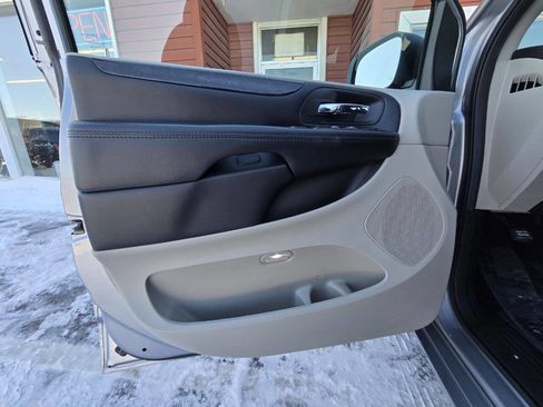 Used 2019 Dodge Grand Caravan SE image 15