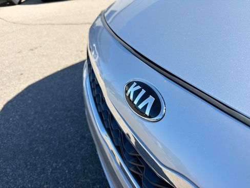 Used 2020 Kia Optima LX FWD image 13