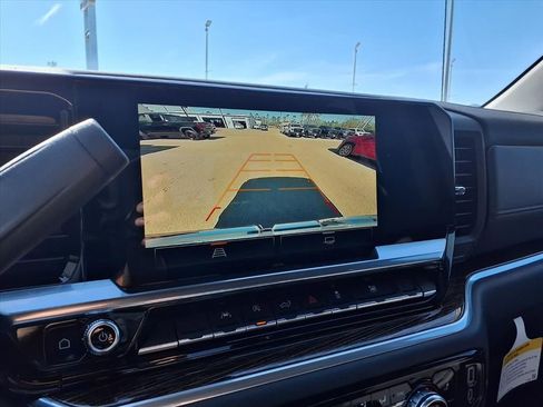 New 2026 GMC Sierra 1500 SLE image 14