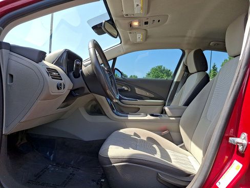 Used 2015 Chevrolet Volt w/ Enhanced Safety Package 1 FWD image 11