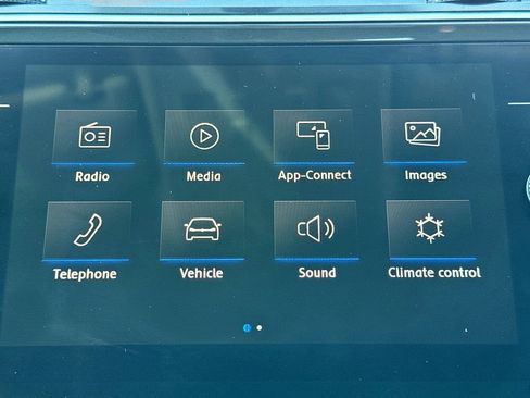 Used 2020 Volkswagen Tiguan SE image 16