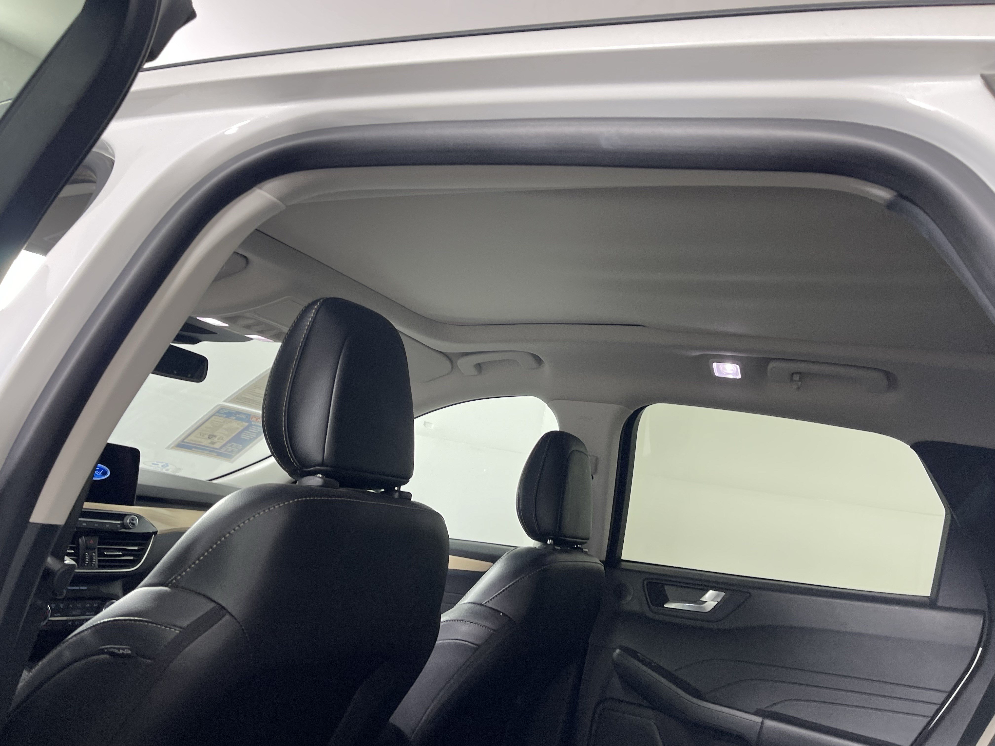 Used 2021 Ford Escape Titanium w/ Titanium Elite Package AWD/4WD image 15