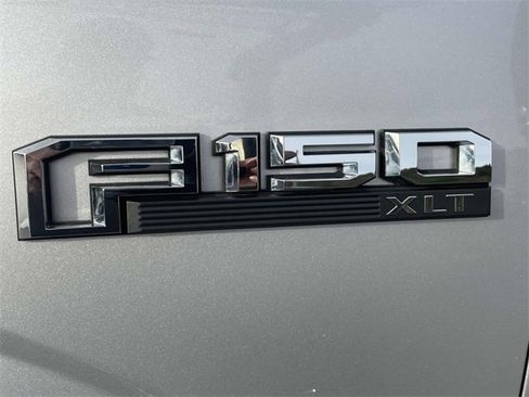 Used 2016 Ford F150 XLT w/ Equipment Group 302A Luxury image 9