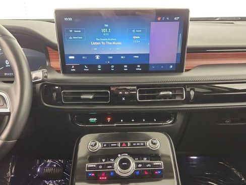 Used 2023 Lincoln Nautilus Reserve w/ Equipment Group 201A image 13