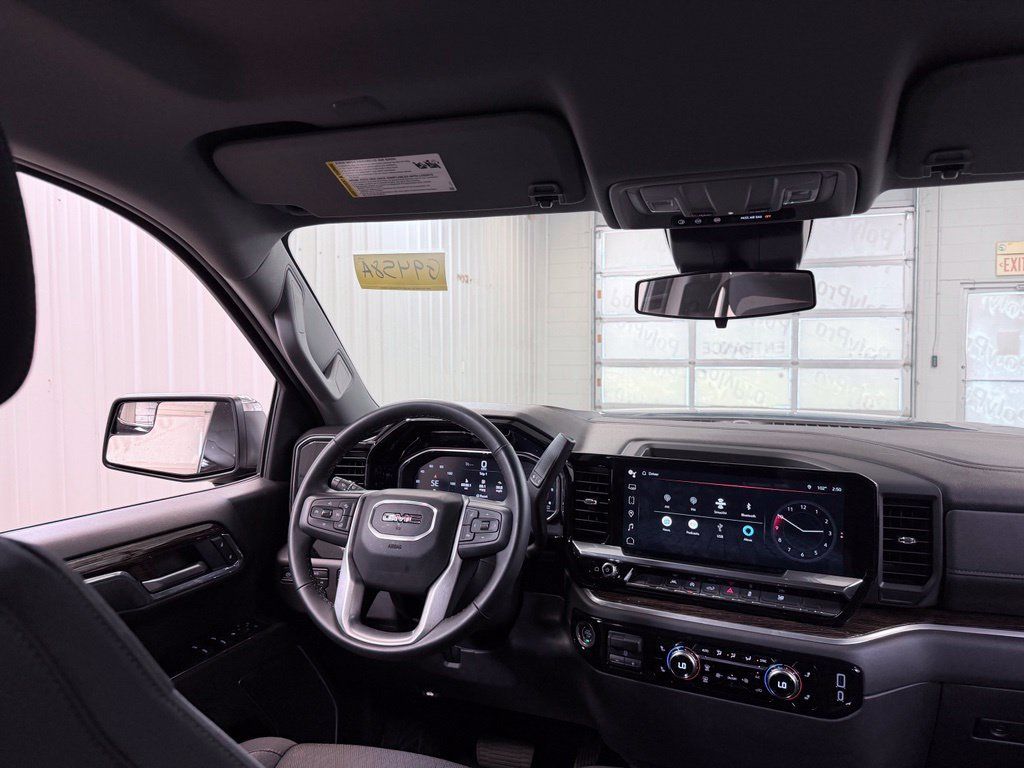 Used 2025 GMC Sierra 1500 SLE AWD/4WD image 28