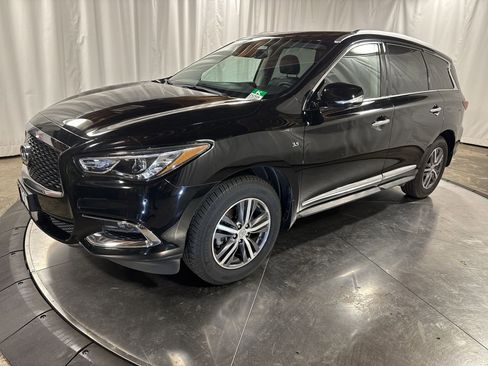Used 2019 INFINITI QX60 Luxe w/ Essential Package image 1