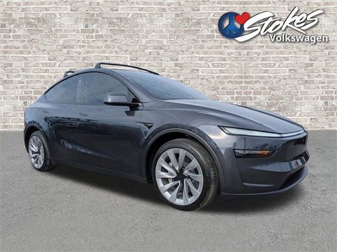 Used 2026 Tesla Model Y Long Range image 2