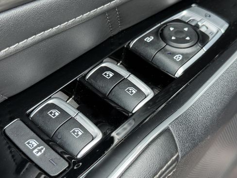Used 2023 Kia Sorento SX AWD/4WD image 11