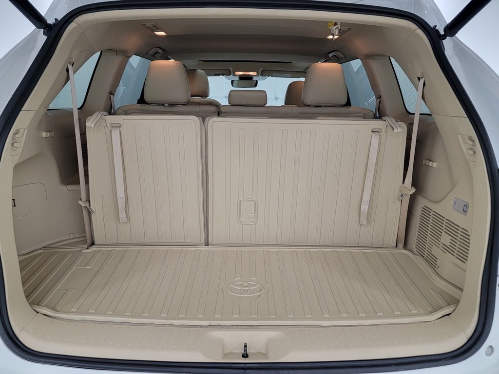 Used 2017 Toyota Highlander XLE FWD image 32