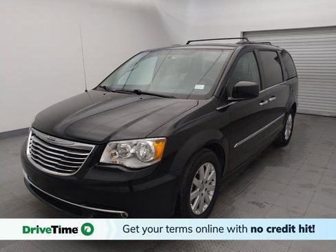 Used 2016 Chrysler Town & Country Touring w/ Driver Convenience Group image 1