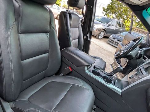 Used 2015 Ford Explorer XLT w/ Equipment Group 202A image 17