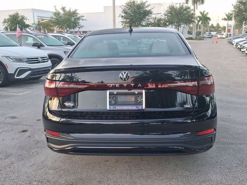 New 2026 Volkswagen Jetta SE FWD image 4