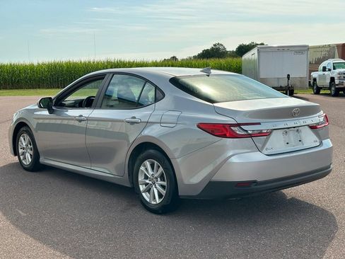 Used 2025 Toyota Camry LE FWD image 5