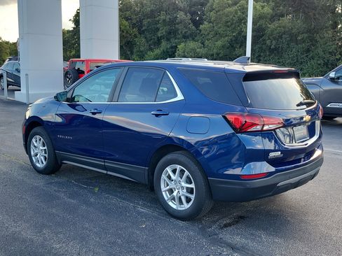 Used 2022 Chevrolet Equinox LT w/ Driver Convenience Package image 4