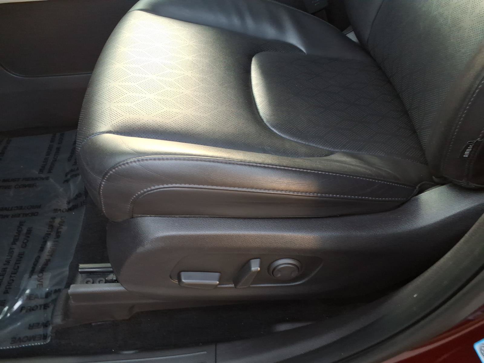 Used 2024 Kia Carnival LX FWD image 14