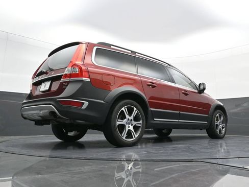 Used 2015 Volvo XC70 T6 w/ Proximity Package AWD/4WD image 27