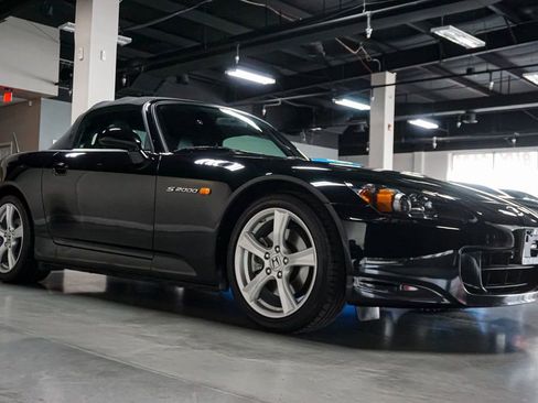 Used 2009 Honda S2000 image 2