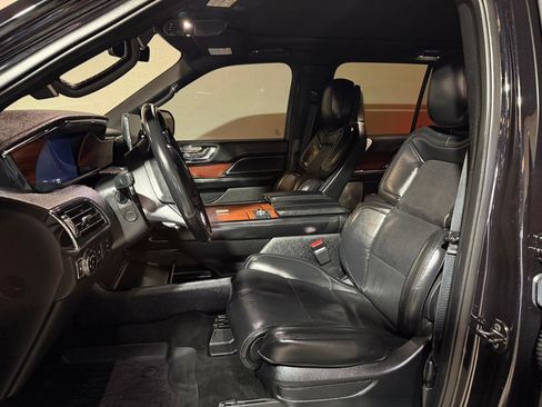 Used 2020 Lincoln Navigator Reserve w/ Equipment Group 208A Reserve AWD/4WD image 10