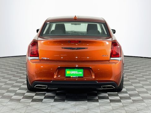 Used 2020 Chrysler 300 Touring w/ Sport Appearance Package RWD image 7