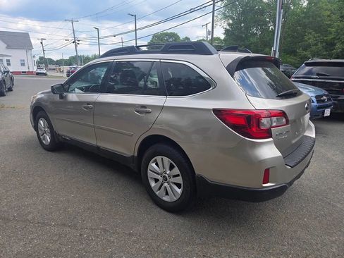 Used 2016 Subaru Outback 2.5i Premium AWD/4WD image 9