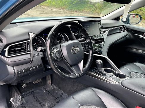 Used 2023 Toyota Camry SE w/ Cold Weather Package FWD image 13