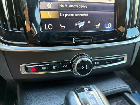 Used 2018 Volvo S90 T5 Momentum w/ Convenience Package FWD image 34