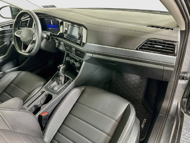 Certified 2024 Volkswagen Jetta SE w/ Panoramic Sunroof Package FWD image 29