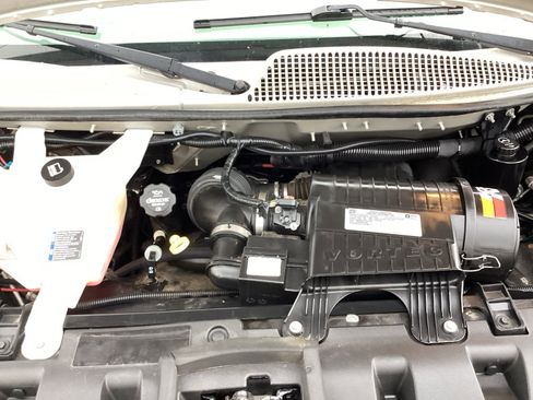 Used 2018 Chevrolet Express 2500 w/ Enhanced Convenience Package image 23