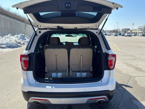 Used 2016 Ford Explorer XLT image 47