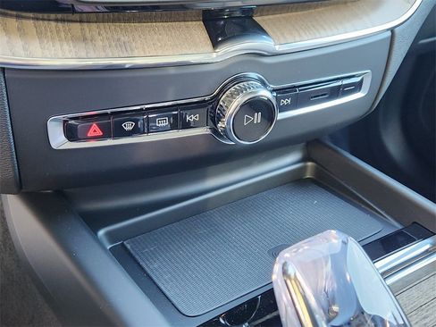 New 2026 Volvo XC60 B5 Plus w/ Protection Package Premier image 22