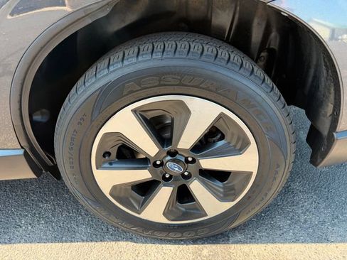 Used 2018 Subaru Forester 2.5i Premium w/ All-Weather Package AWD/4WD image 12