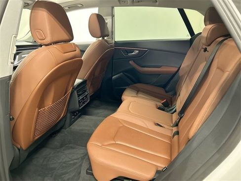 Used 2022 Audi Q8 Prestige w/ Prestige Package image 21
