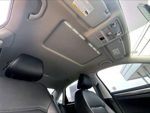 Used 2018 Volkswagen Passat 2.0T SE image 25