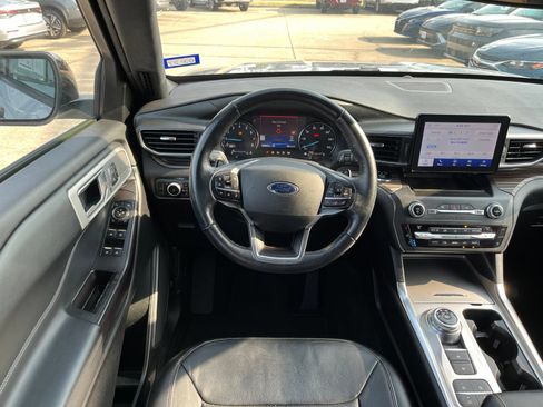 Used 2020 Ford Explorer Limited w/ Class III Trailer Tow Package RWD image 11