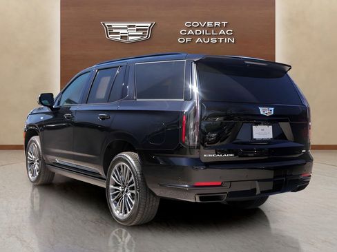 Certified 2025 Cadillac Escalade Sport Platinum w/ LPO, Floor Liner Package AWD/4WD image 3